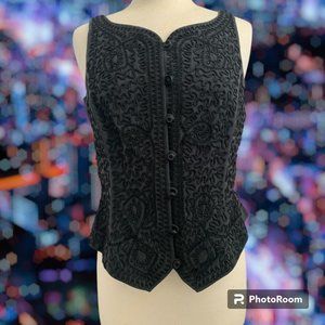 Dana Buchman - Vintage 100% silk vest in black (never worn!)